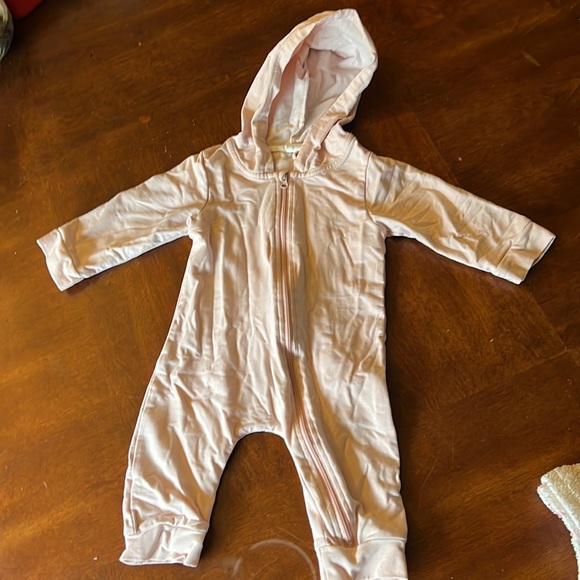 Baby girls small lot of 9 months and 1 12 month plus blanket - Picture 5 of 8